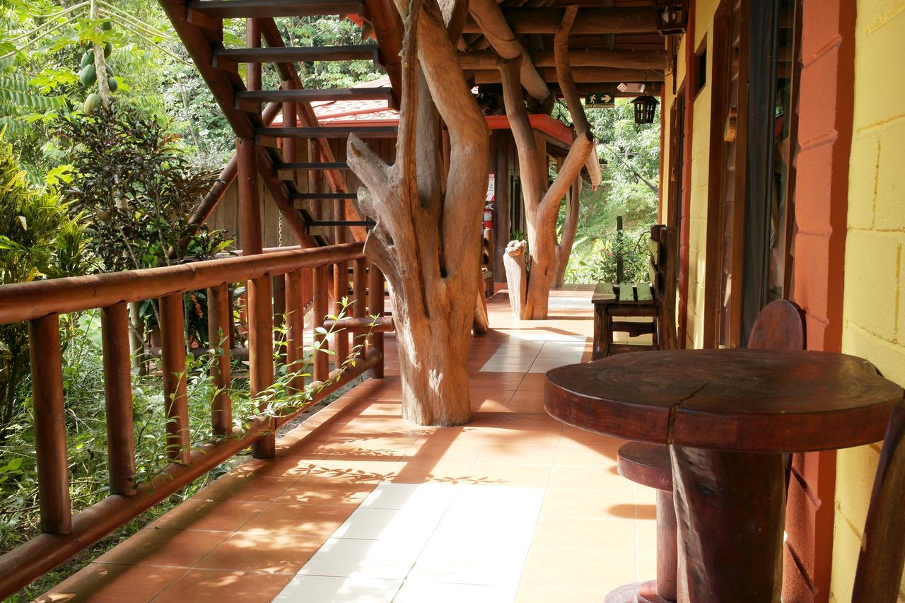Hotel Samsara อูวีตา ภายนอก รูปภาพ