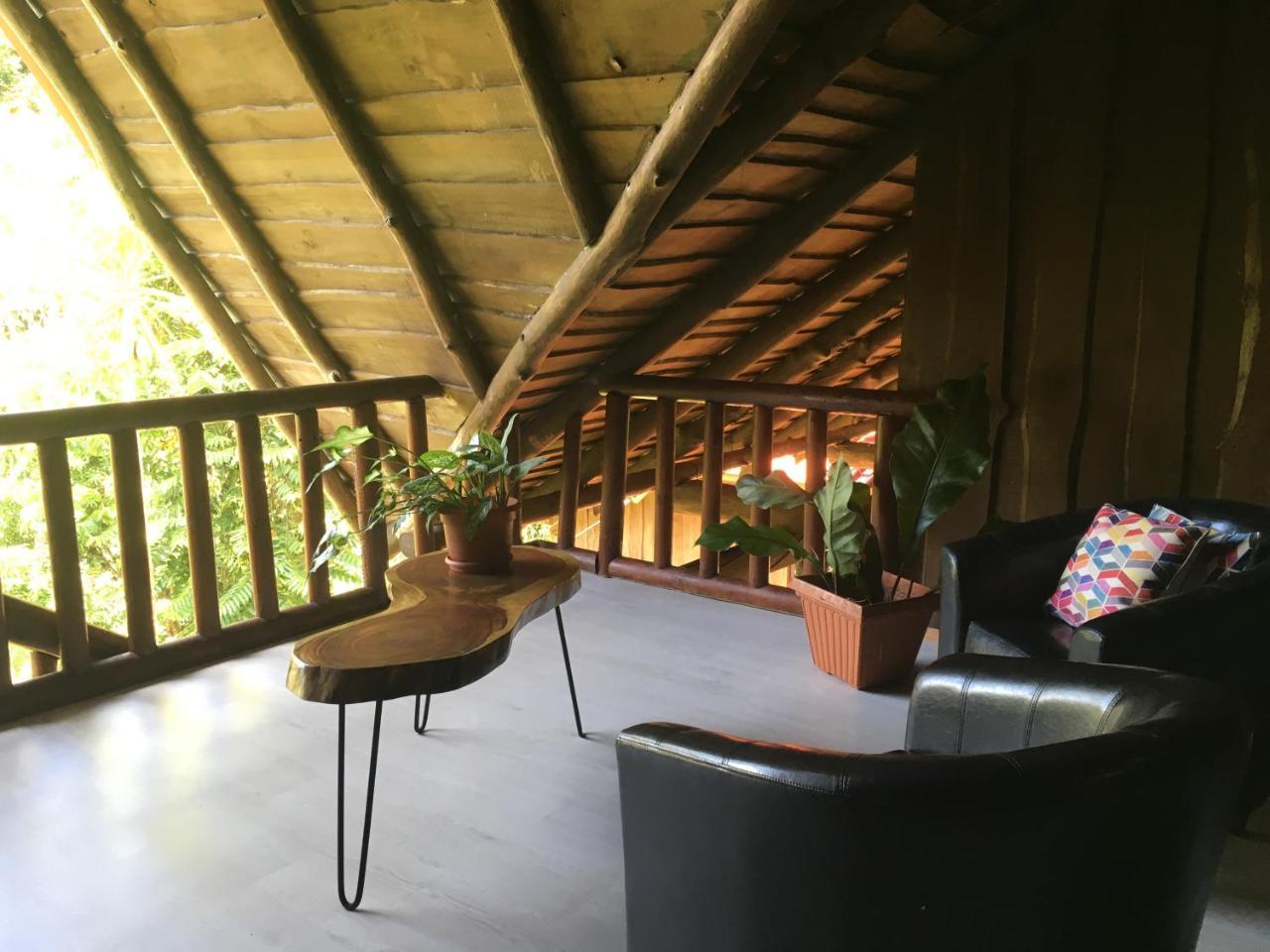 Hotel Samsara อูวีตา ภายนอก รูปภาพ
