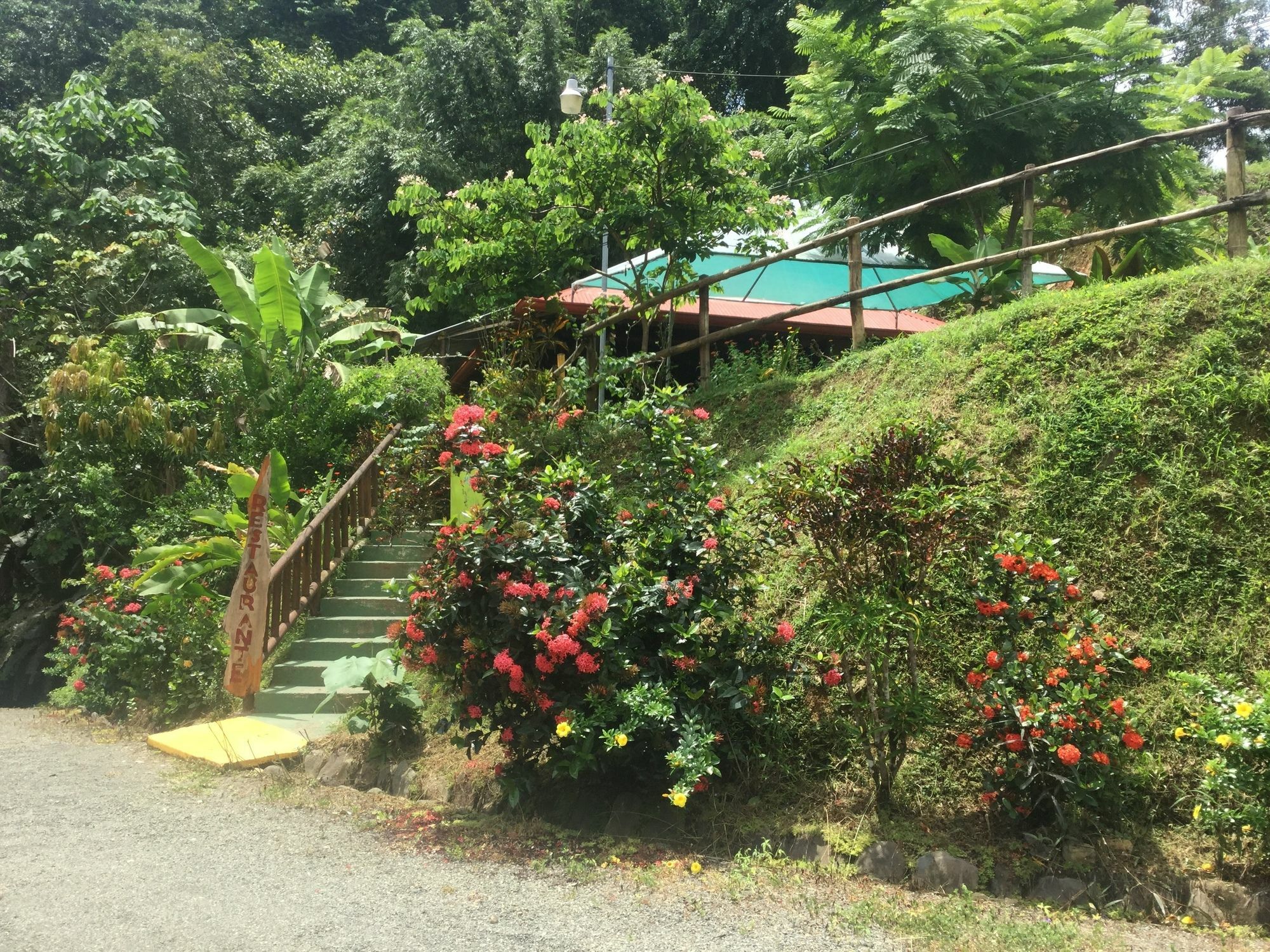 Hotel Samsara อูวีตา ภายนอก รูปภาพ
